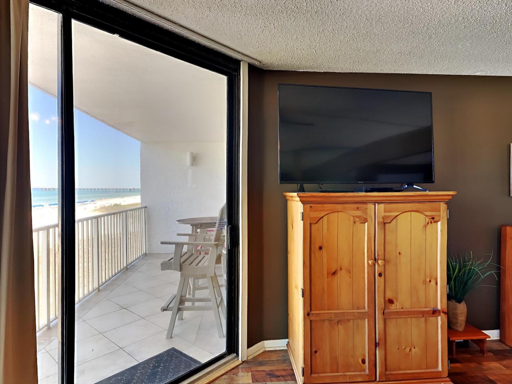 Edgewater Windward 204 Apartment